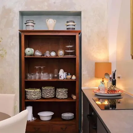 Bright Flat With Wonderful Views In The Centre *