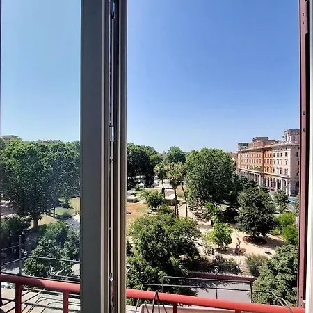 דירה Bright Flat With Wonderful Views In The Centre רומא