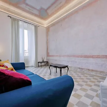 Apartment Bright Flat With Wonderful Views In The Centre