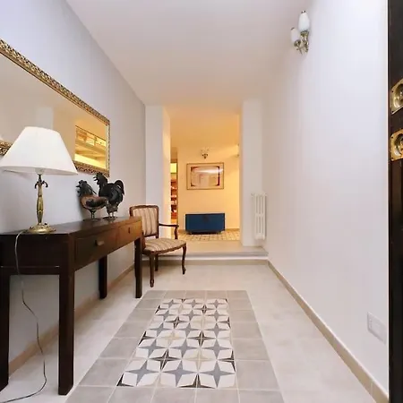 Apartment Bright Flat With Wonderful Views In The Centre