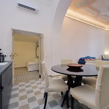 Bright Flat With Wonderful Views In The Centre