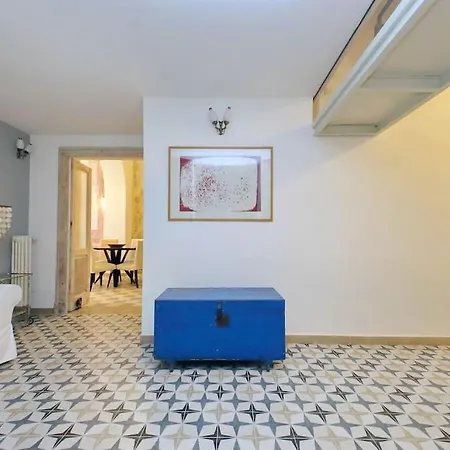 Apartman Bright Flat With Wonderful Views In The Centre Róma