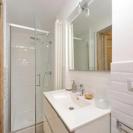 Apartman Bright Flat With Wonderful Views In The Centre *